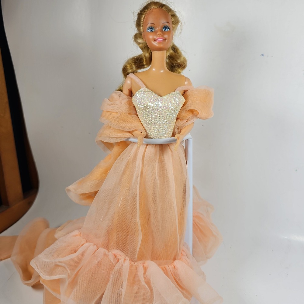 Vintage Peaches And Cream Barbie‎ 1984 Mattel Original Dress